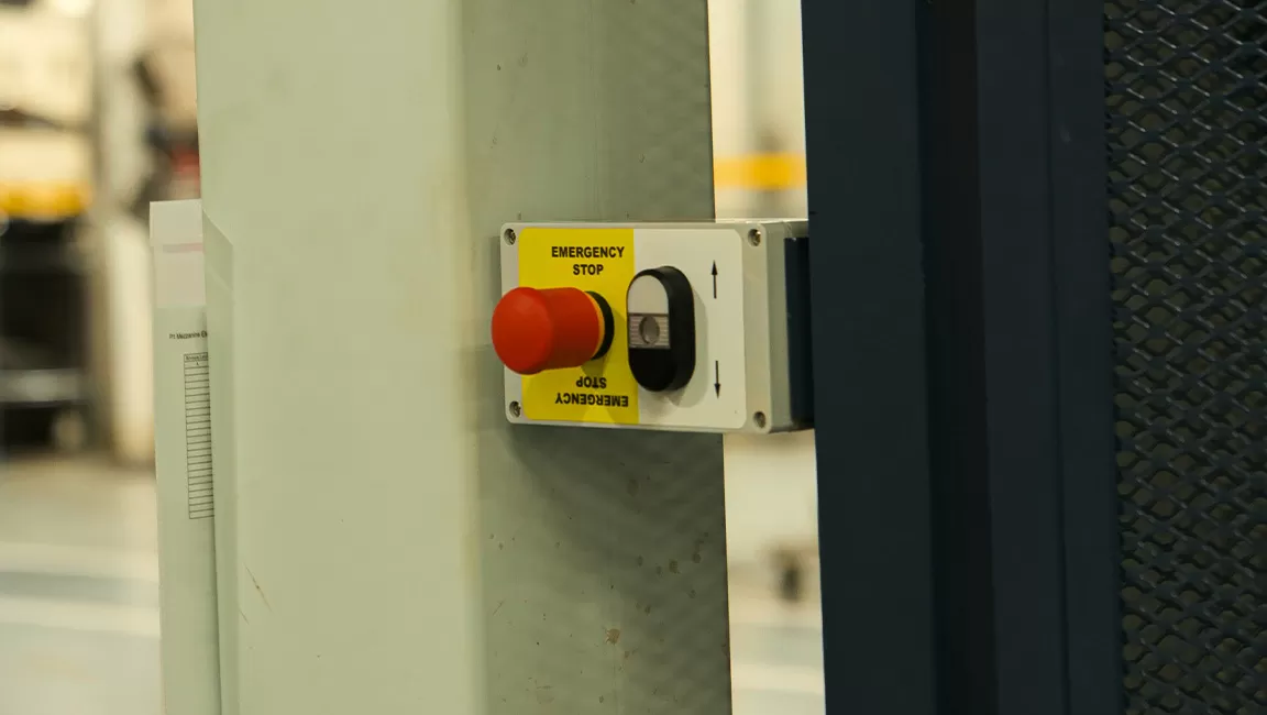 Industrial Warehouse Vertical Material Lifts Company Near Me